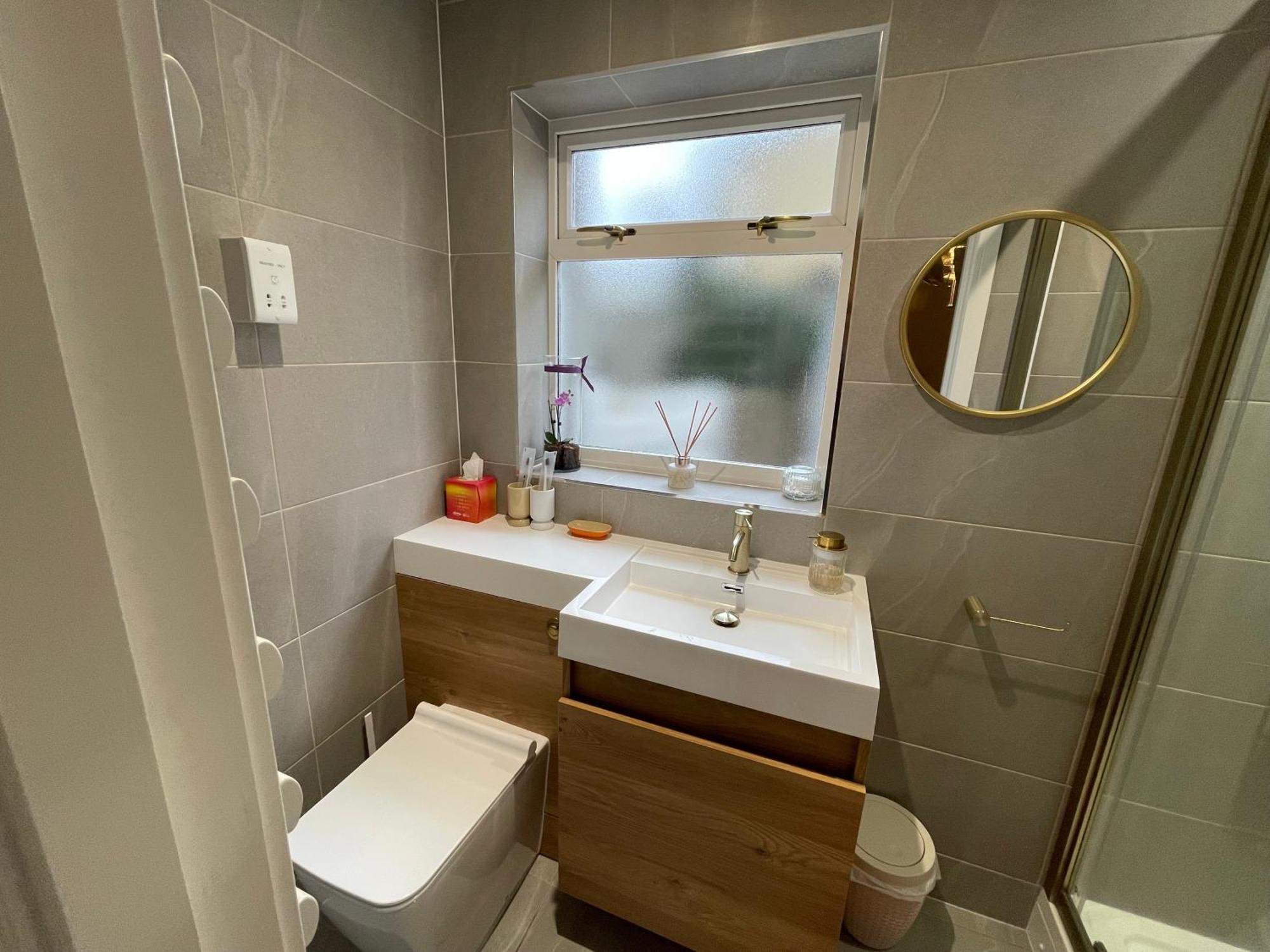 Brand New En-Suite Double Room Private Entry Self-Check Oxford Ngoại thất bức ảnh